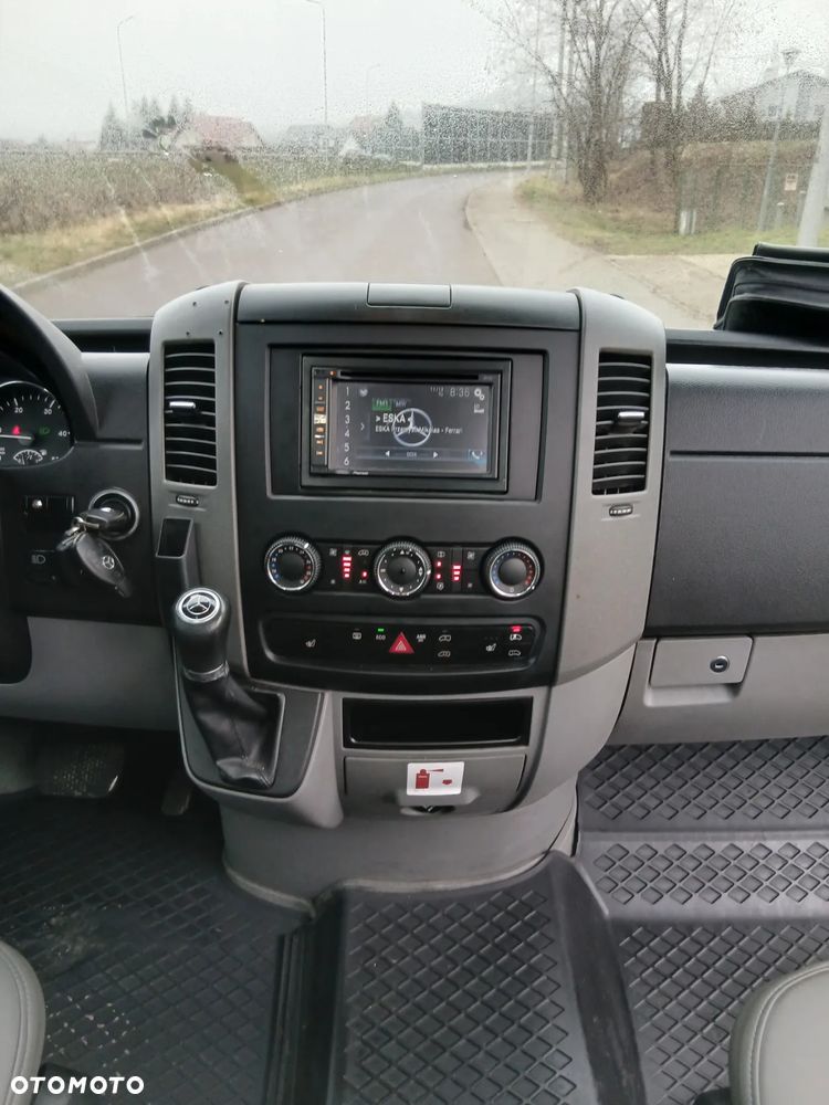 Mercedes-Benz Sprinter - 28