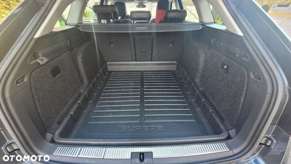 Skoda Superb 2.0 TDI DSG Premium Edition - 30