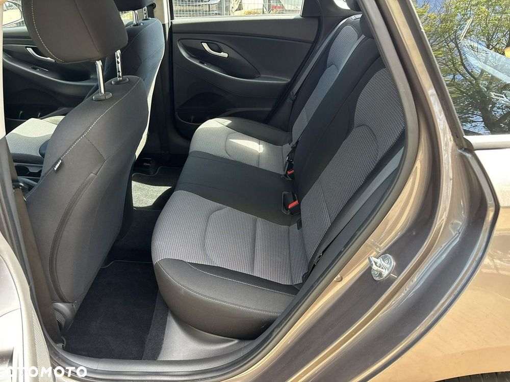 Hyundai i30 1.5 DPI Classic + - 19