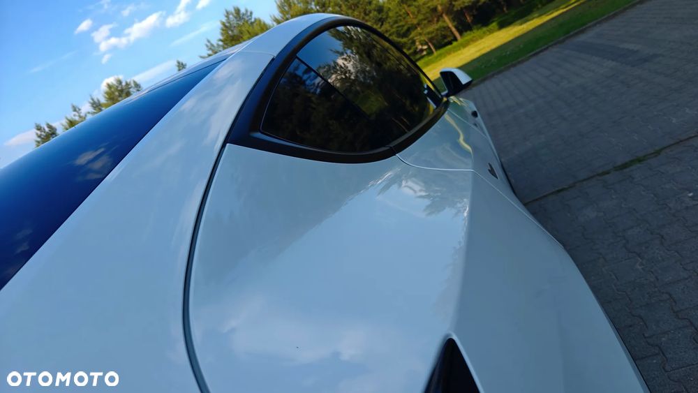 Tesla Model Y Long Range Dual Motor AWD - 12
