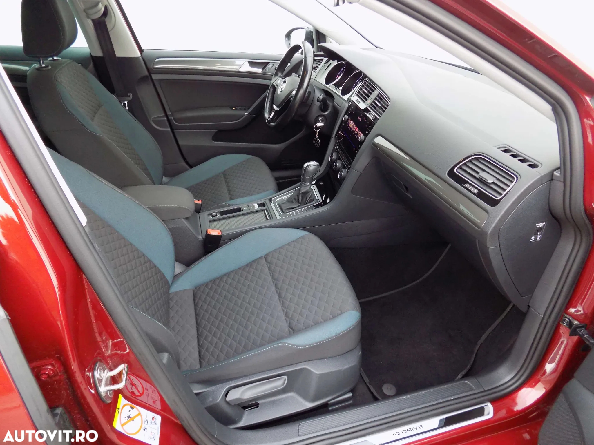 Volkswagen Golf - 20