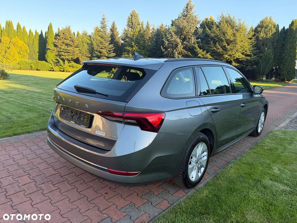 Skoda Octavia 2.0 TDI 4x4 Clever DSG - 10