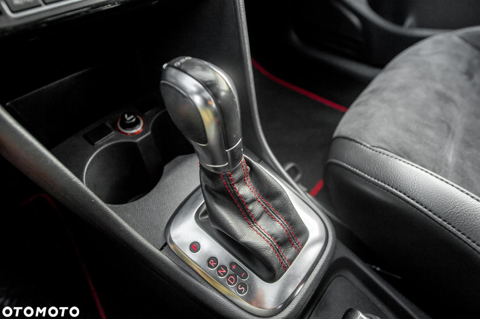 Volkswagen Polo 1.4 DSG GTI - 36