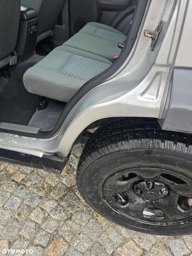 Jeep Cherokee 2.8 CRD Sport - 16