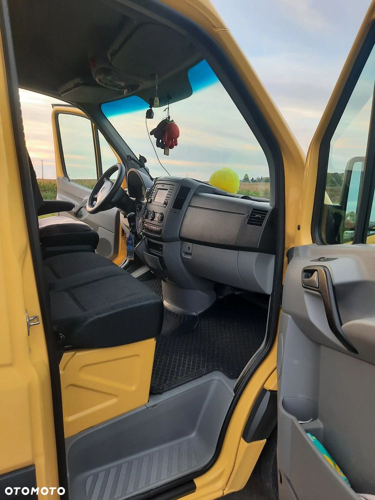 Mercedes-Benz Sprinter - 13