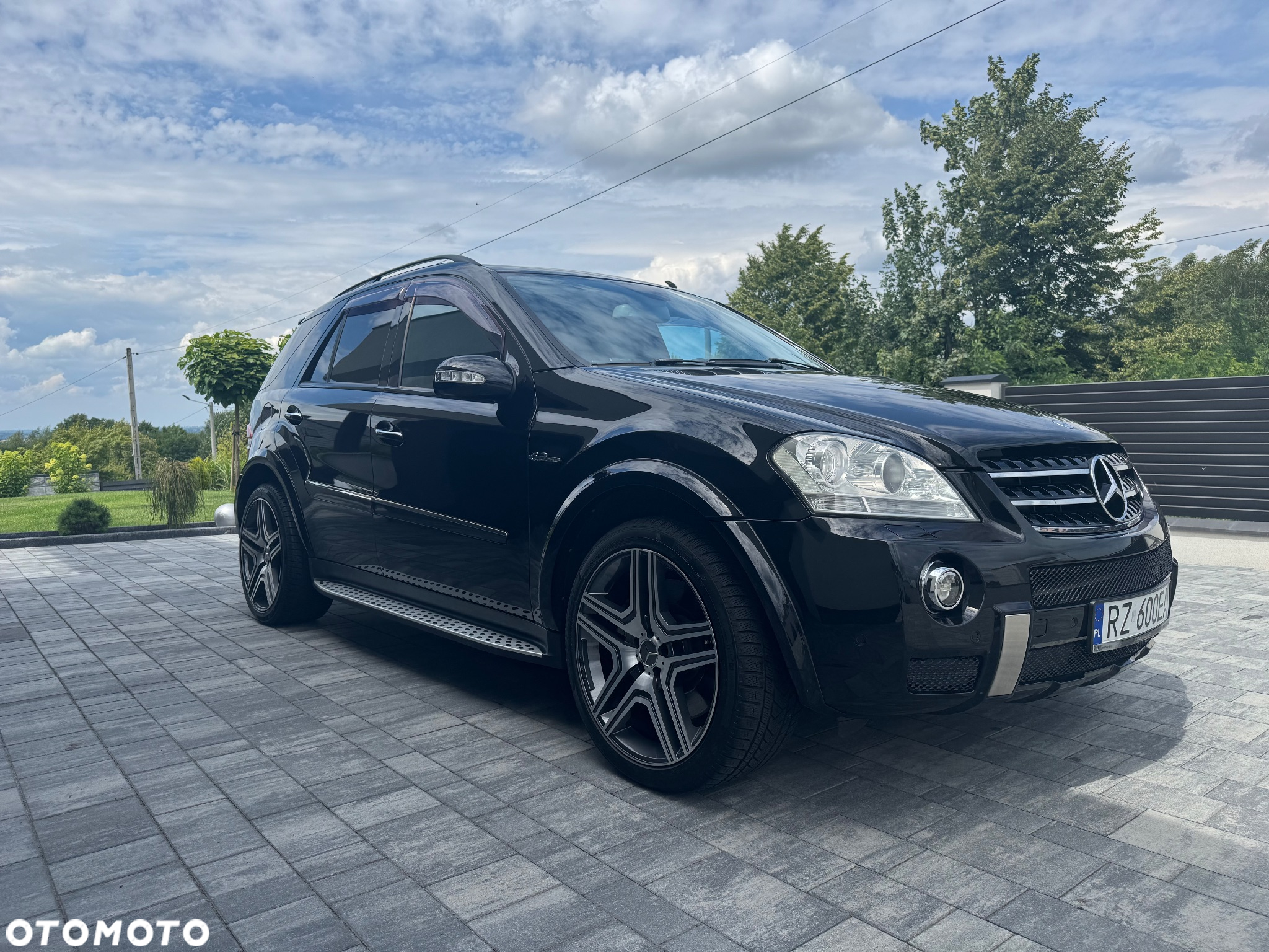 Mercedes-Benz ML 63 AMG 4-Matic - 3