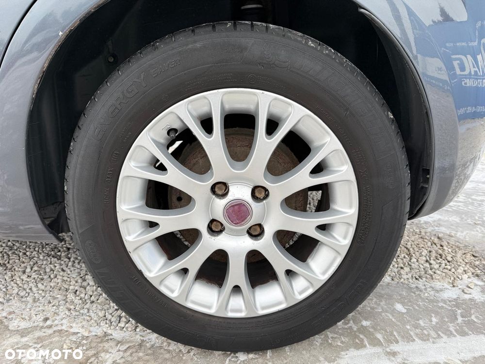 Fiat Punto 1.4 16V Emotion - 10