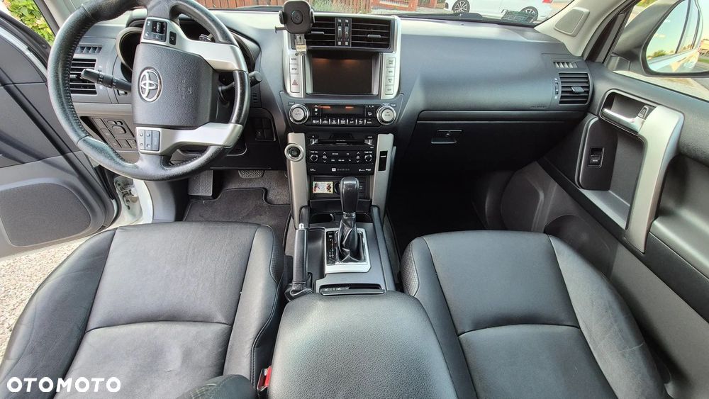 Toyota Land Cruiser LC 3.0 D-4D Premium 7os - 9