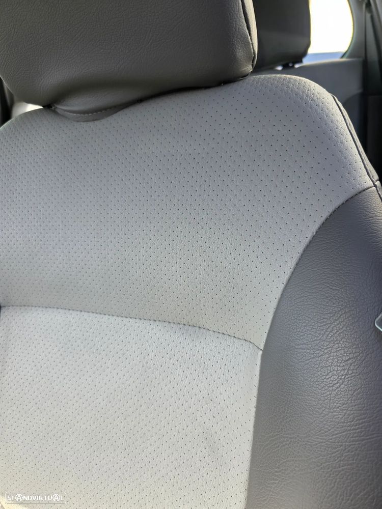 Mitsubishi L200 2.5 DI-D CD Intense AC/JLL - 10