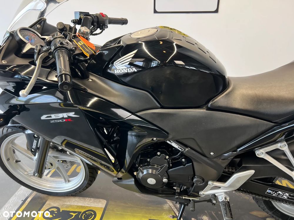 Honda CBR - 11