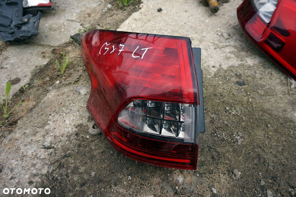 LAMPA TYLNA LEWA C5 III X7 LIFT KOMBI  CITROEN 2011-2017 - 2