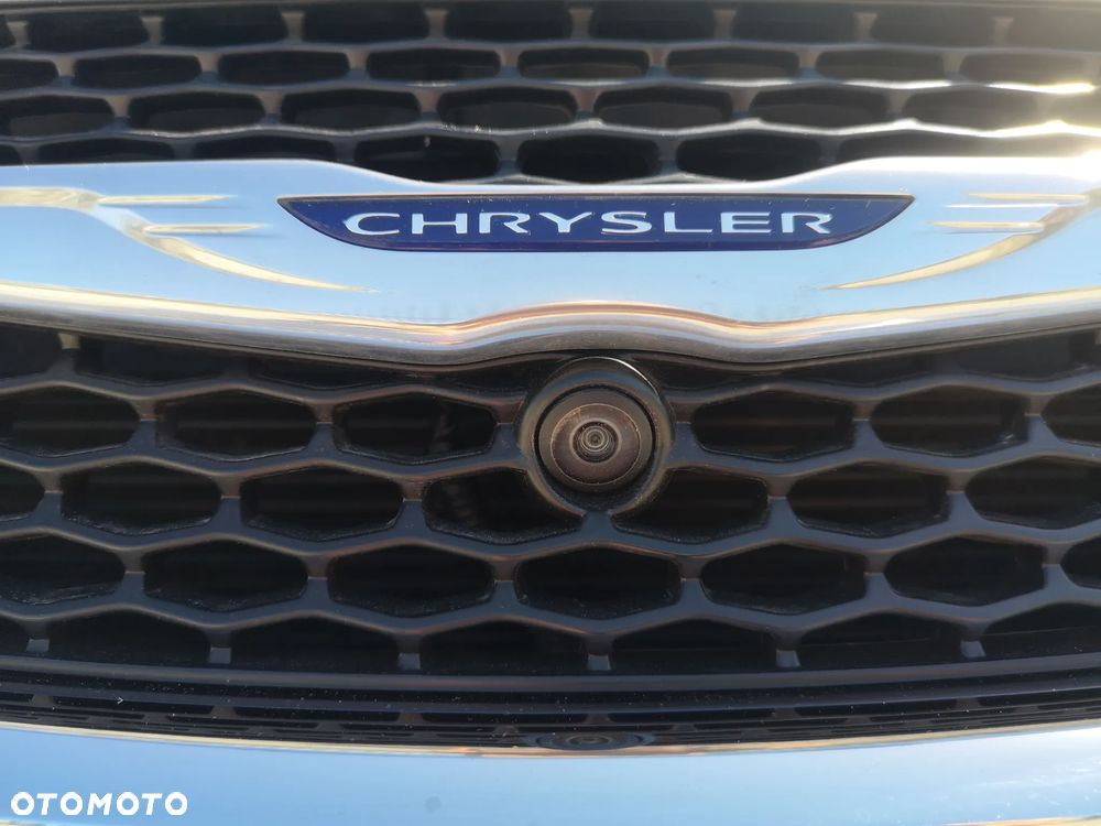 Chrysler Pacifica - 28