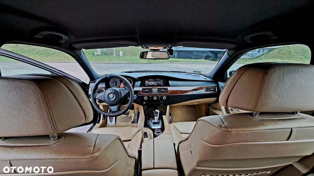 BMW Seria 5 525d - 9