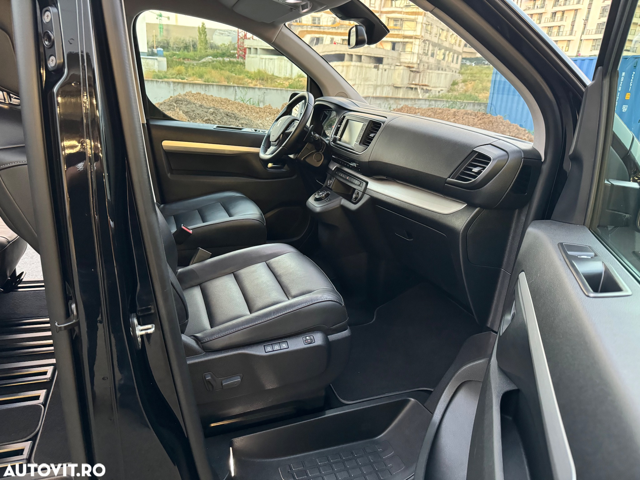 Peugeot Traveller L2 2.0 BlueHDi 180 S&S EAT8 Business VIP - 8