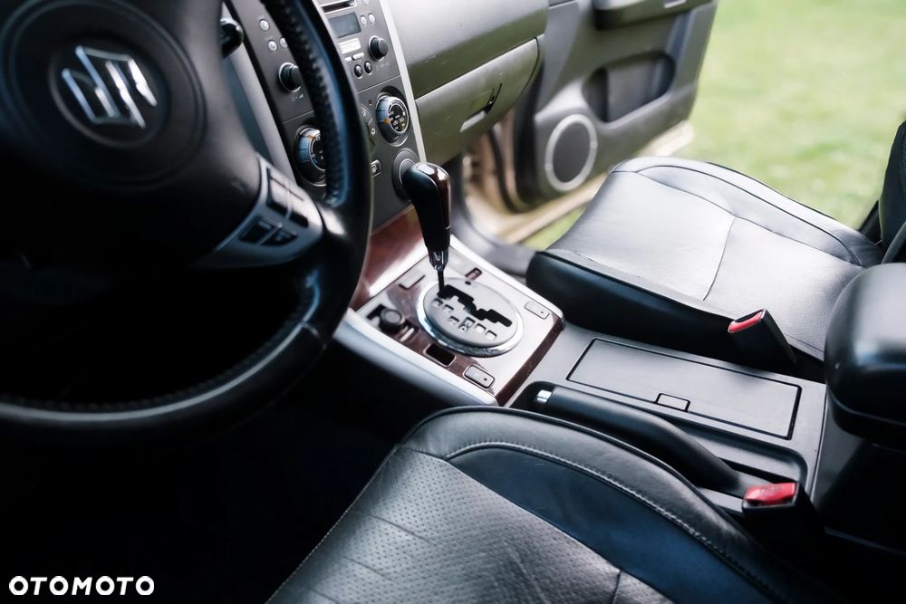 Suzuki Grand Vitara 2.0 De Luxe - 17