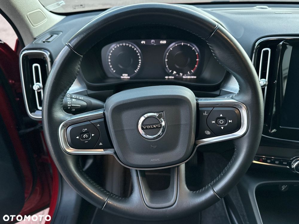 Volvo XC 40 D3 Momentum - 24