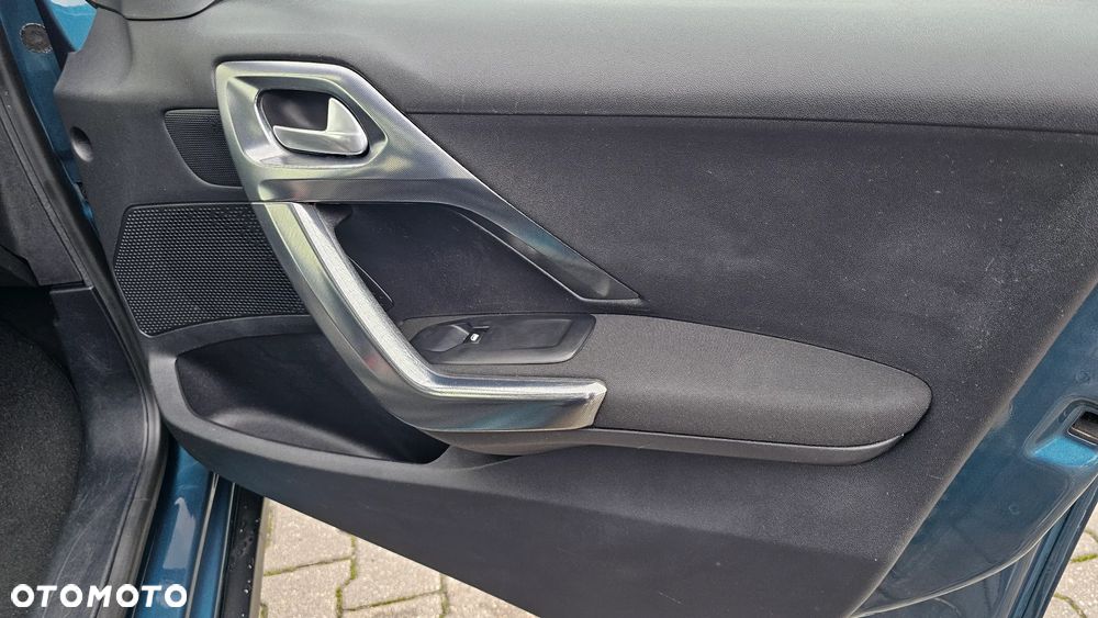 Peugeot 2008 BlueHDi 100 STOP & START Allure - 26