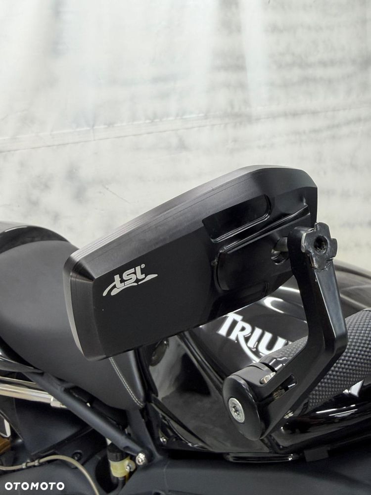 Triumph Street Triple - 16