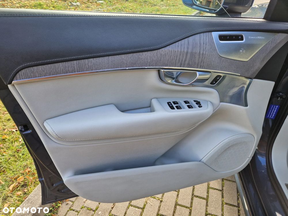 Volvo XC 90 - 31