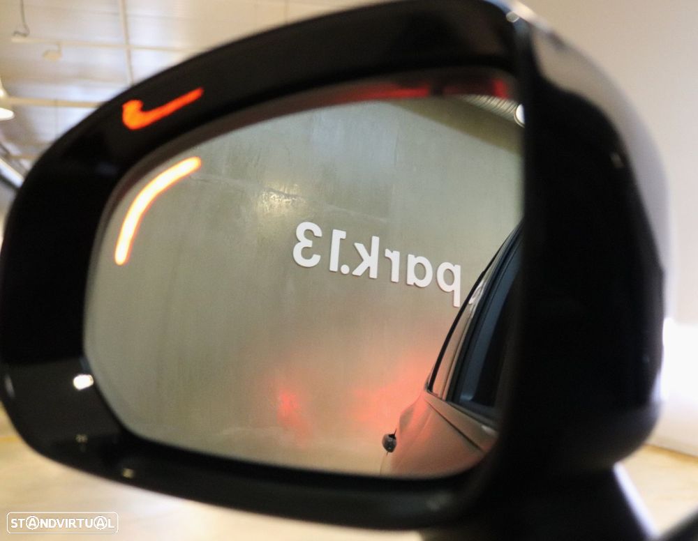 Volvo XC 60 2.0 T8 PHEV R-Design AWD - 30