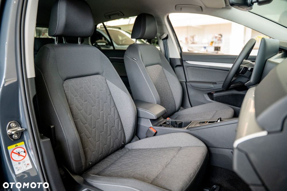 Volkswagen Golf - 10