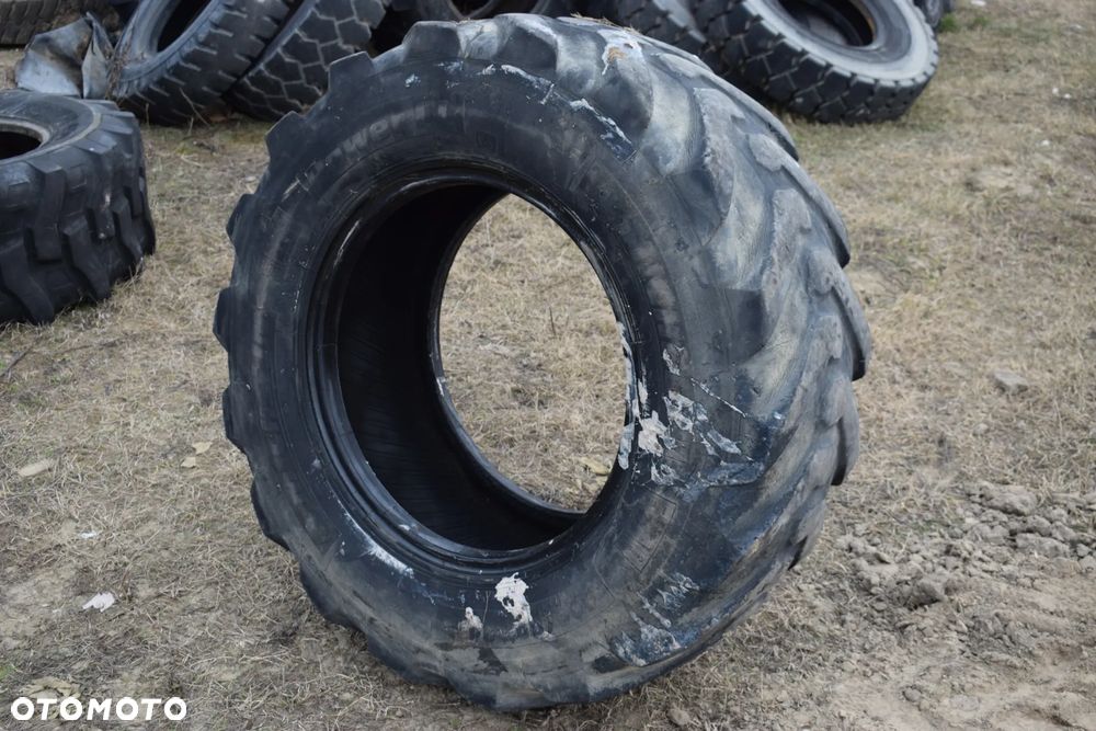 Opona/ opony 15.5/80 R24 400/80 R24 Michelin Solideal - 17