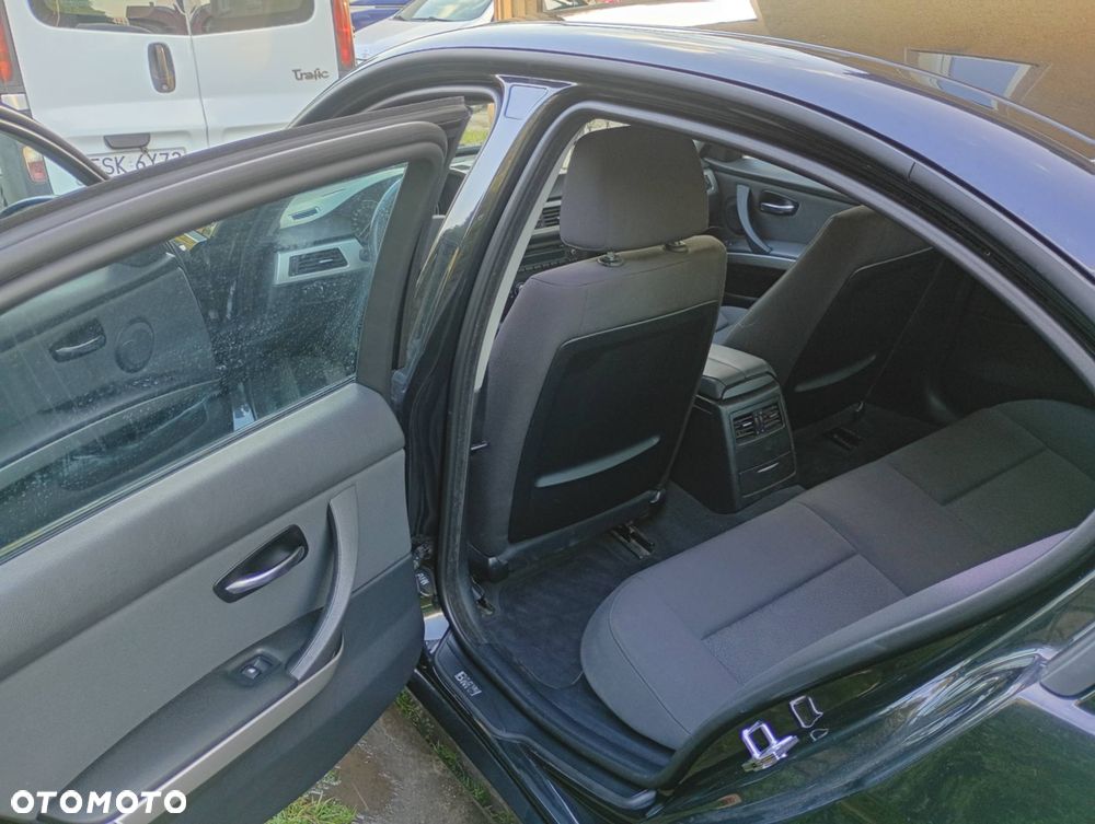 BMW Seria 3 318i - 7