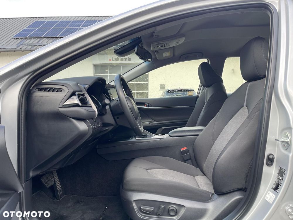 Toyota Camry - 9