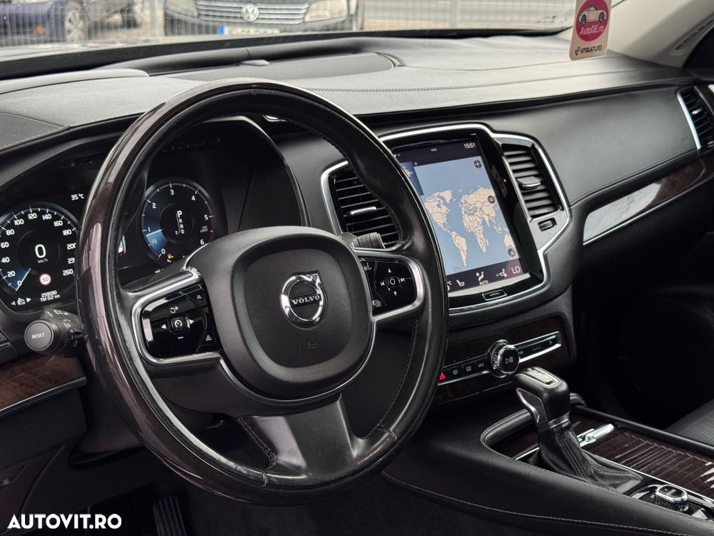 Volvo XC 90 - 8