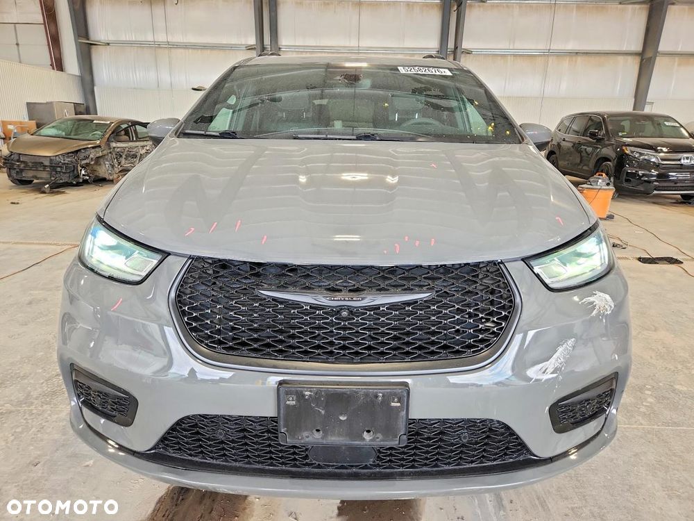 Chrysler Pacifica - 10