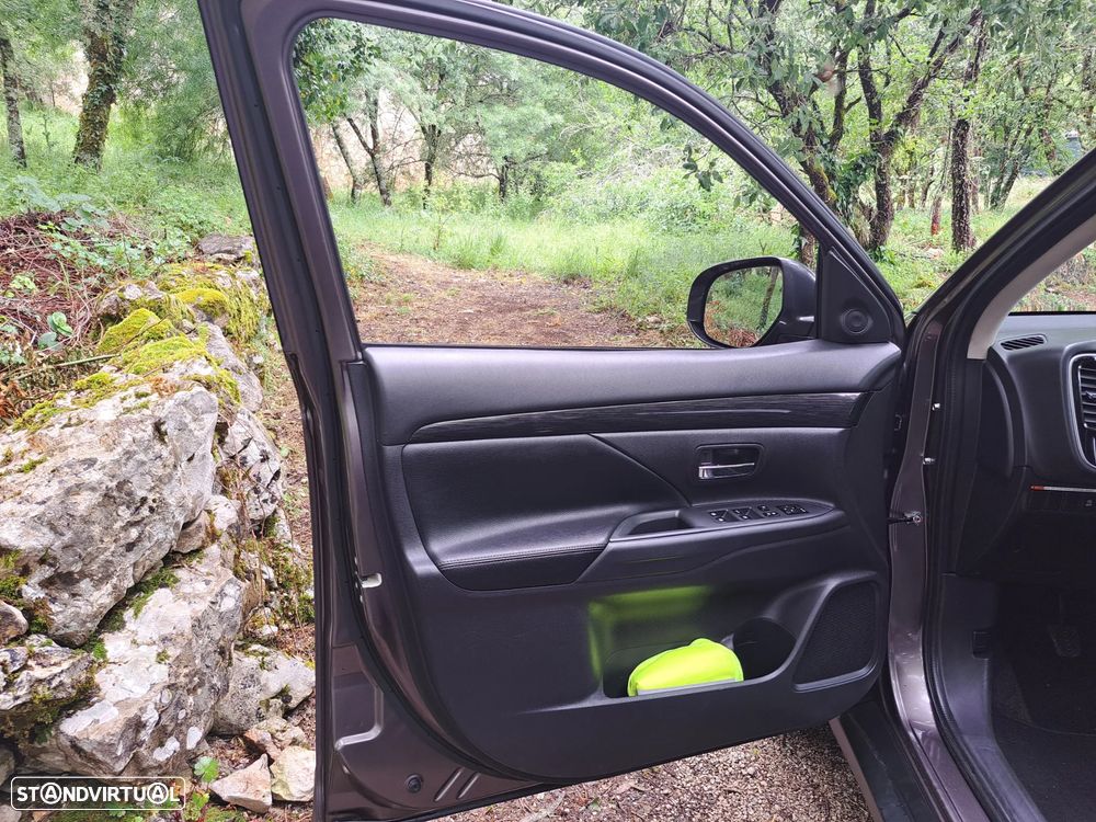 Mitsubishi Outlander 2.2 DI-D Intense - 13