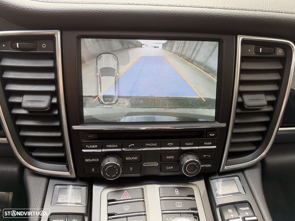Porsche Panamera Platinum Edition - 2