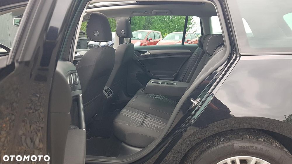 Volkswagen Golf 2.0 TDI BlueMotion Technology Lounge - 26