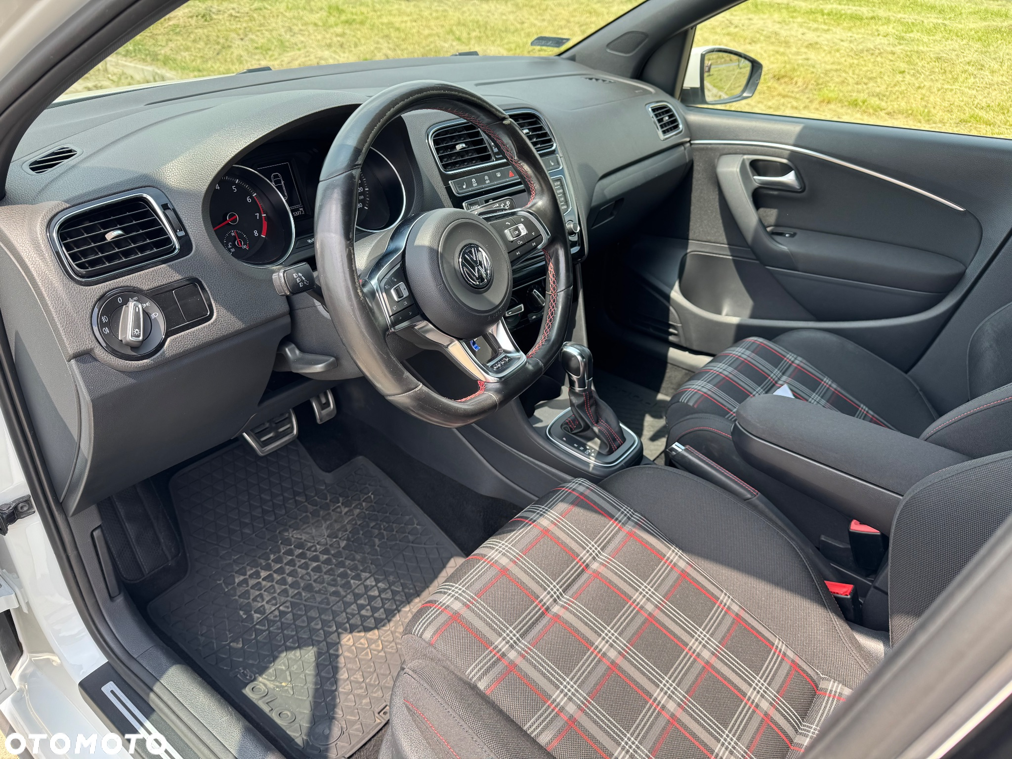 Volkswagen Polo 1.8 TSI BMT GTI DSG - 9