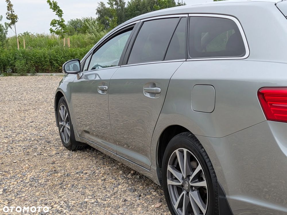 Toyota Avensis 2.0 Prestige EU5 MS - 9