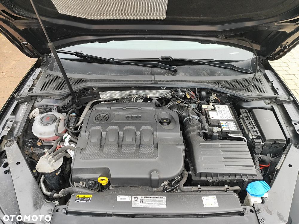 Volkswagen Passat 2.0 TDI SCR DSG 4Motion Elegance - 18