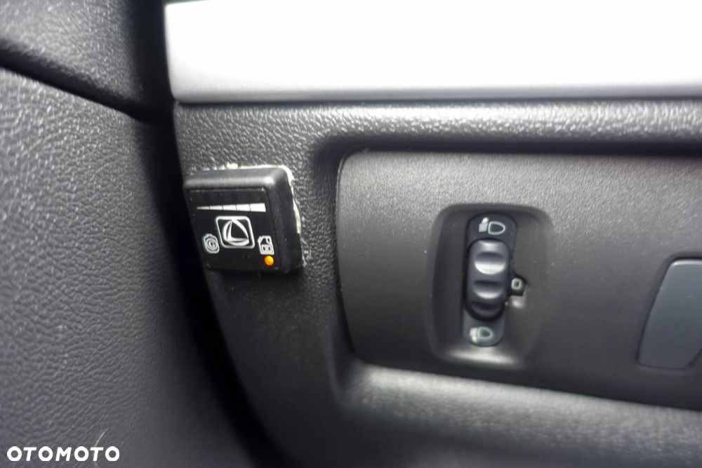 Renault Clio 1.2 16V 75 Dynamique - 22