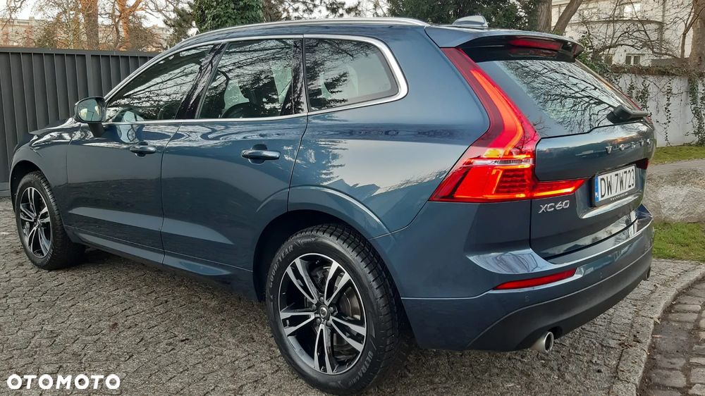 Volvo XC 60 D5 AWD Momentum - 2