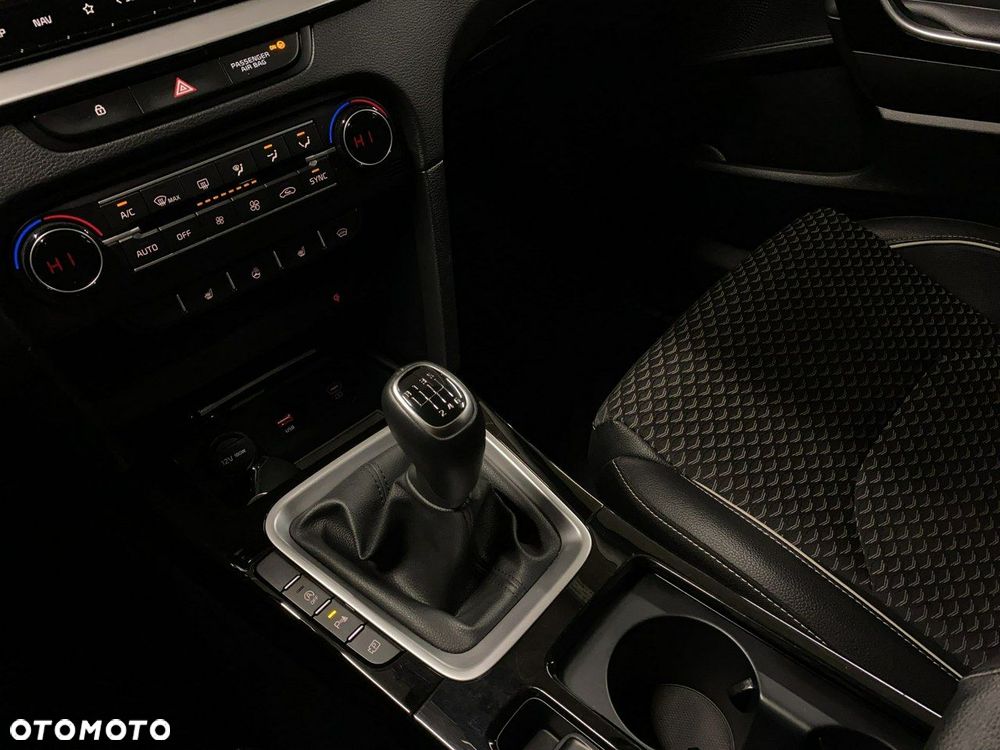 Kia XCeed - 34
