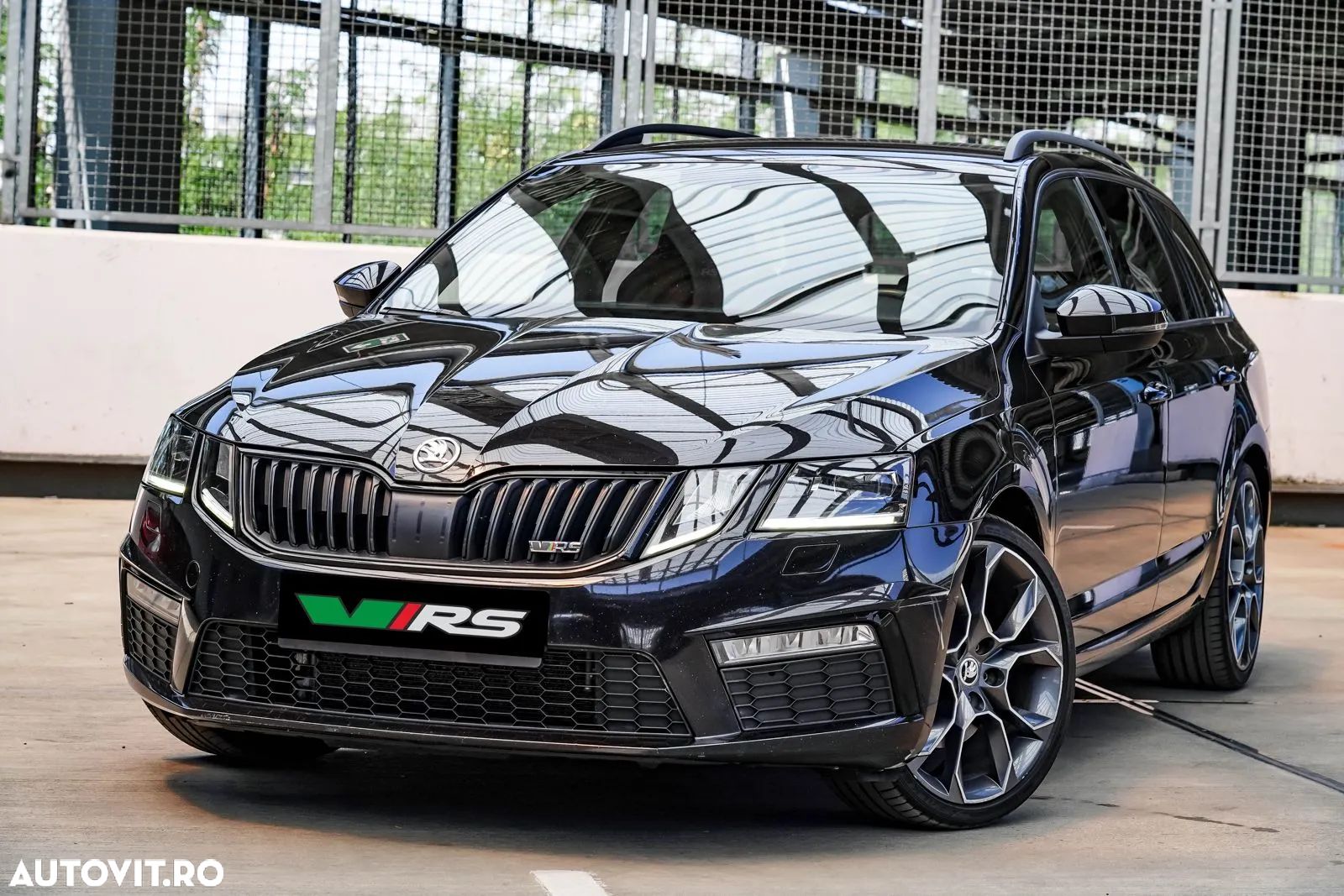 Skoda Octavia 2.0 TDI DSG RS - 1