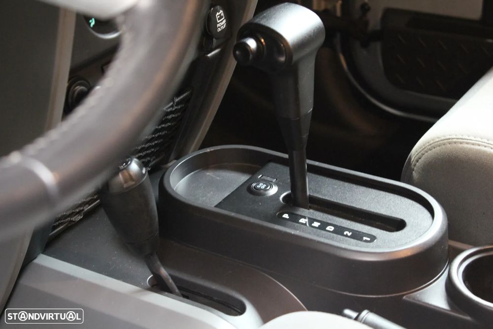 Jeep Wrangler 2.8 CRD ATX Sport - 13