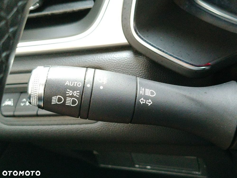 Renault Captur 1.3 TCe mHEV Intens EDC - 22
