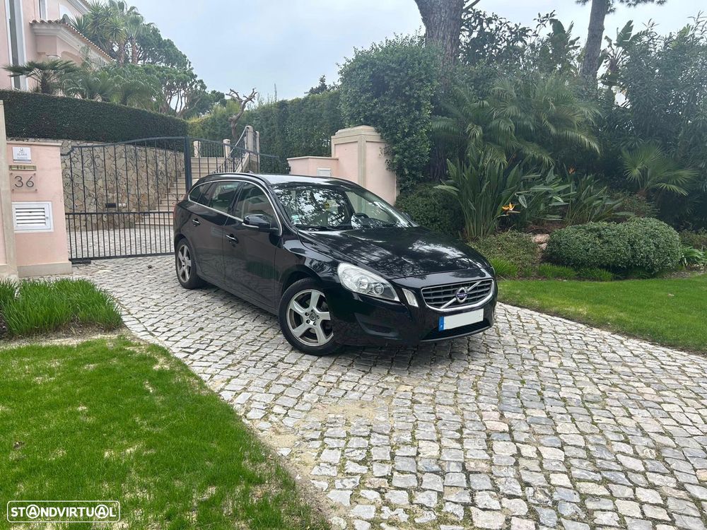 Volvo V60 2.0 D3 Momentum - 16