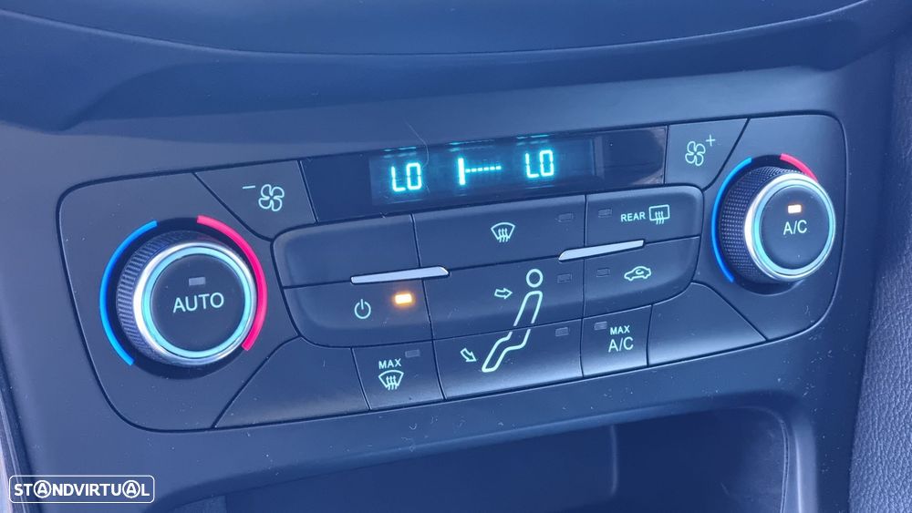 Ford Focus 1.5 TDCi EcoBlue Titanium - 11