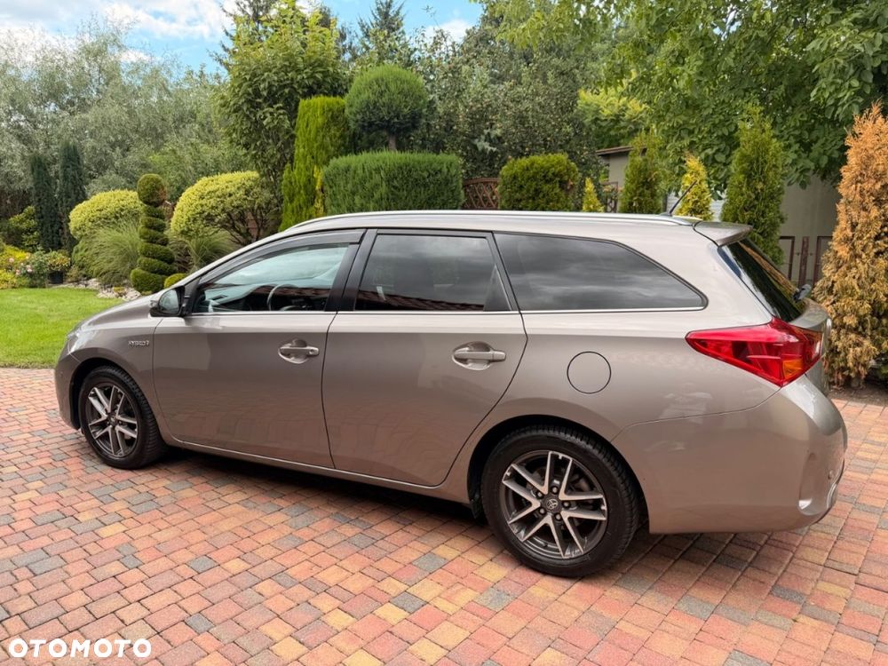 Toyota Auris Hybrid 135 Premium - 4