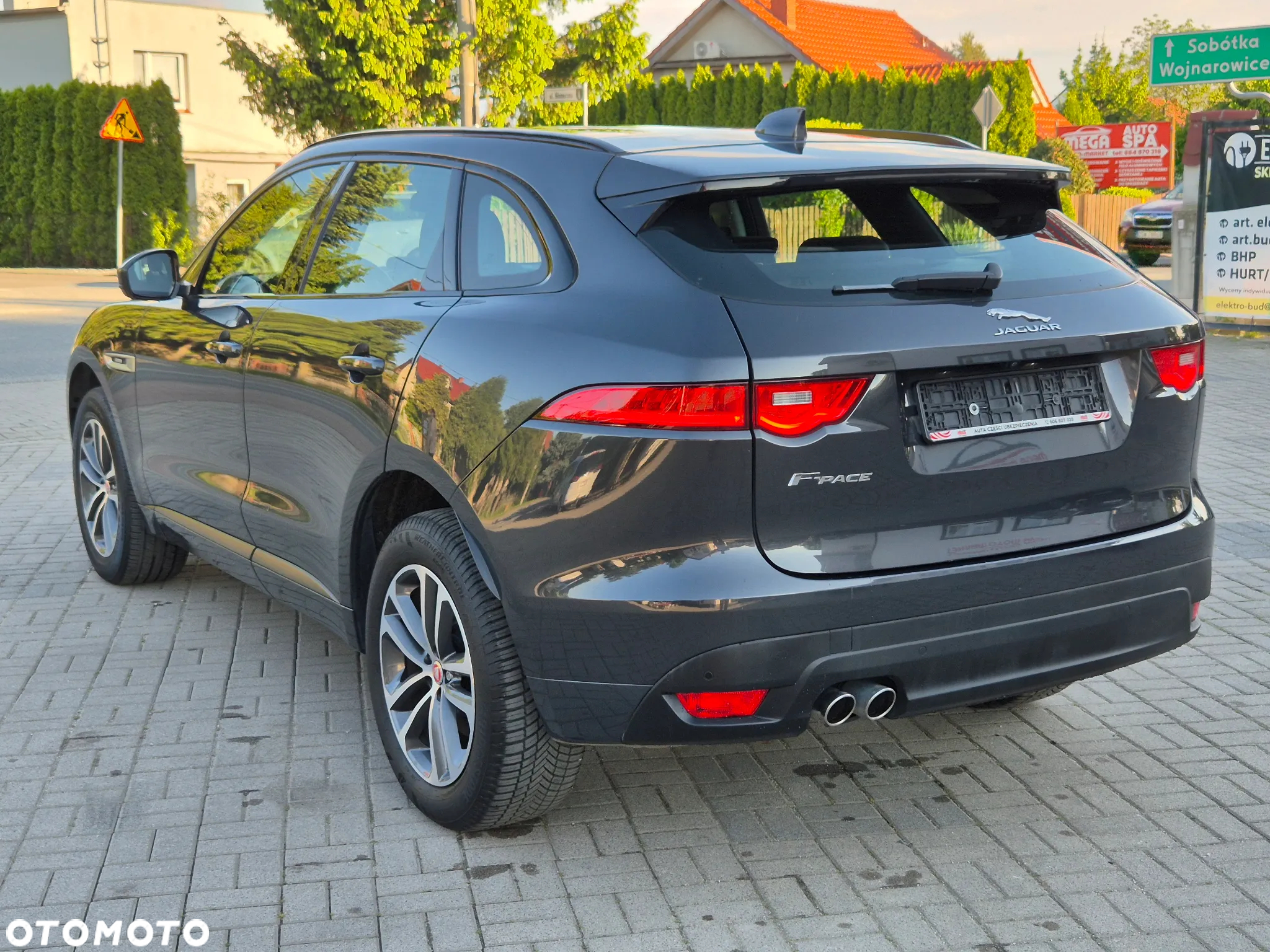 Jaguar F-Pace 2.0 i4D AWD R-Sport - 11