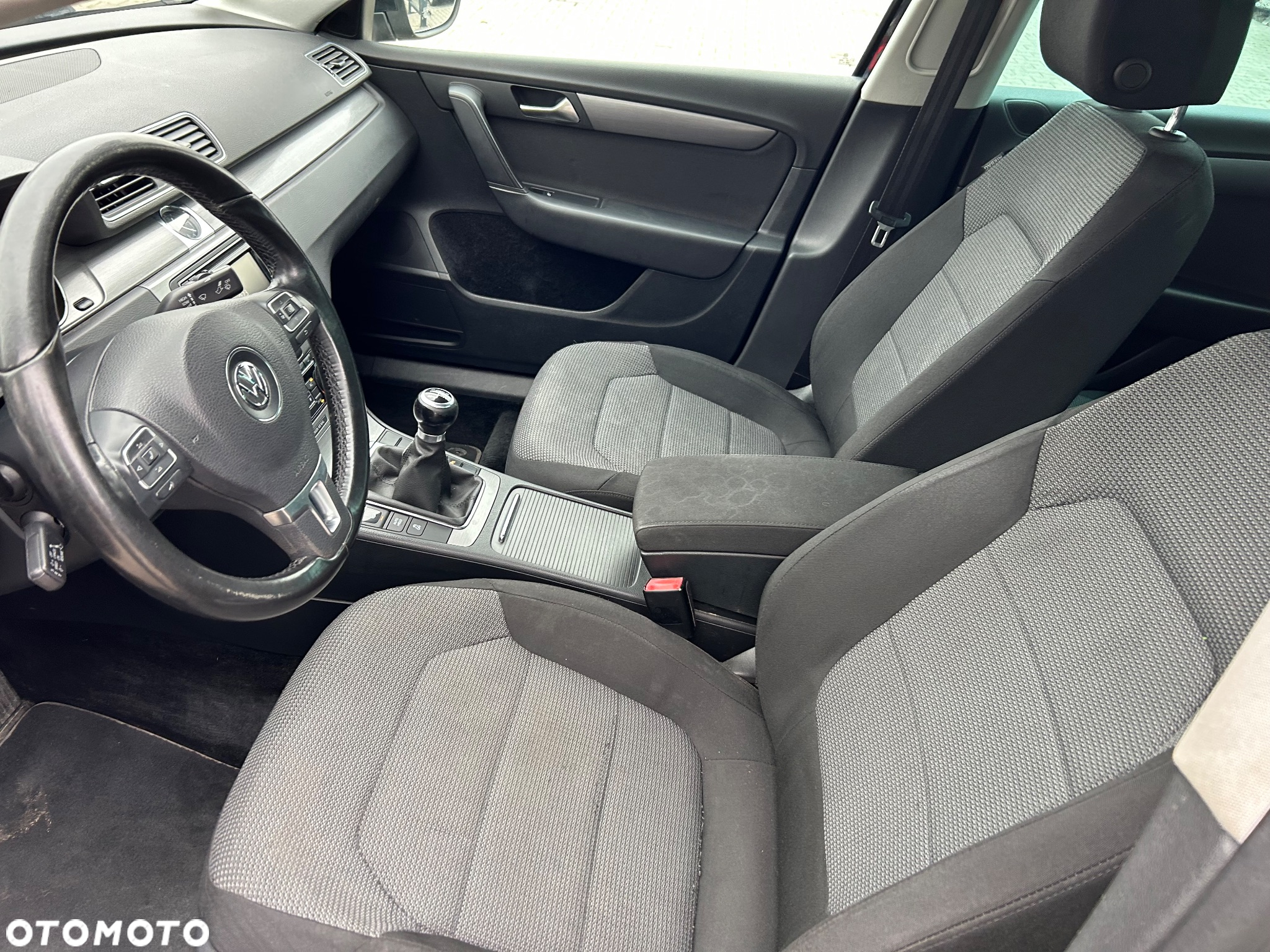 Volkswagen Passat - 27