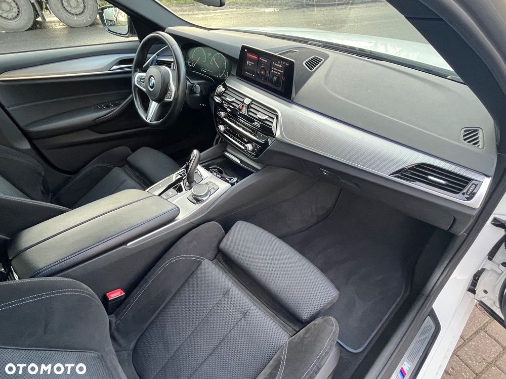 BMW Seria 5 525d M Sport sport - 11