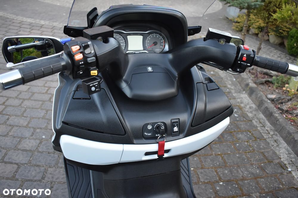 Suzuki Burgman - 9