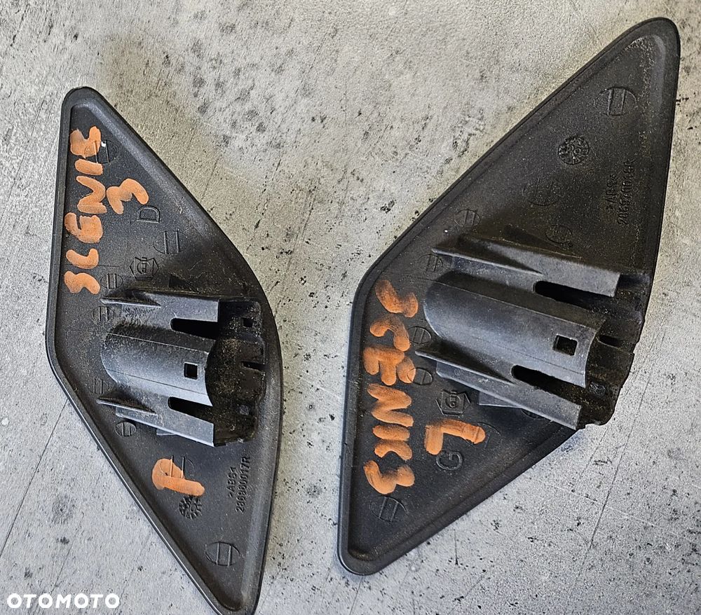 Renault Scenic 3  III zaślepka spryskiwacza reflektora lampy prawa  TEKNG - 2